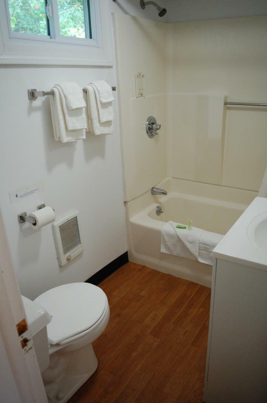 Seahorse & Cottages Resort
